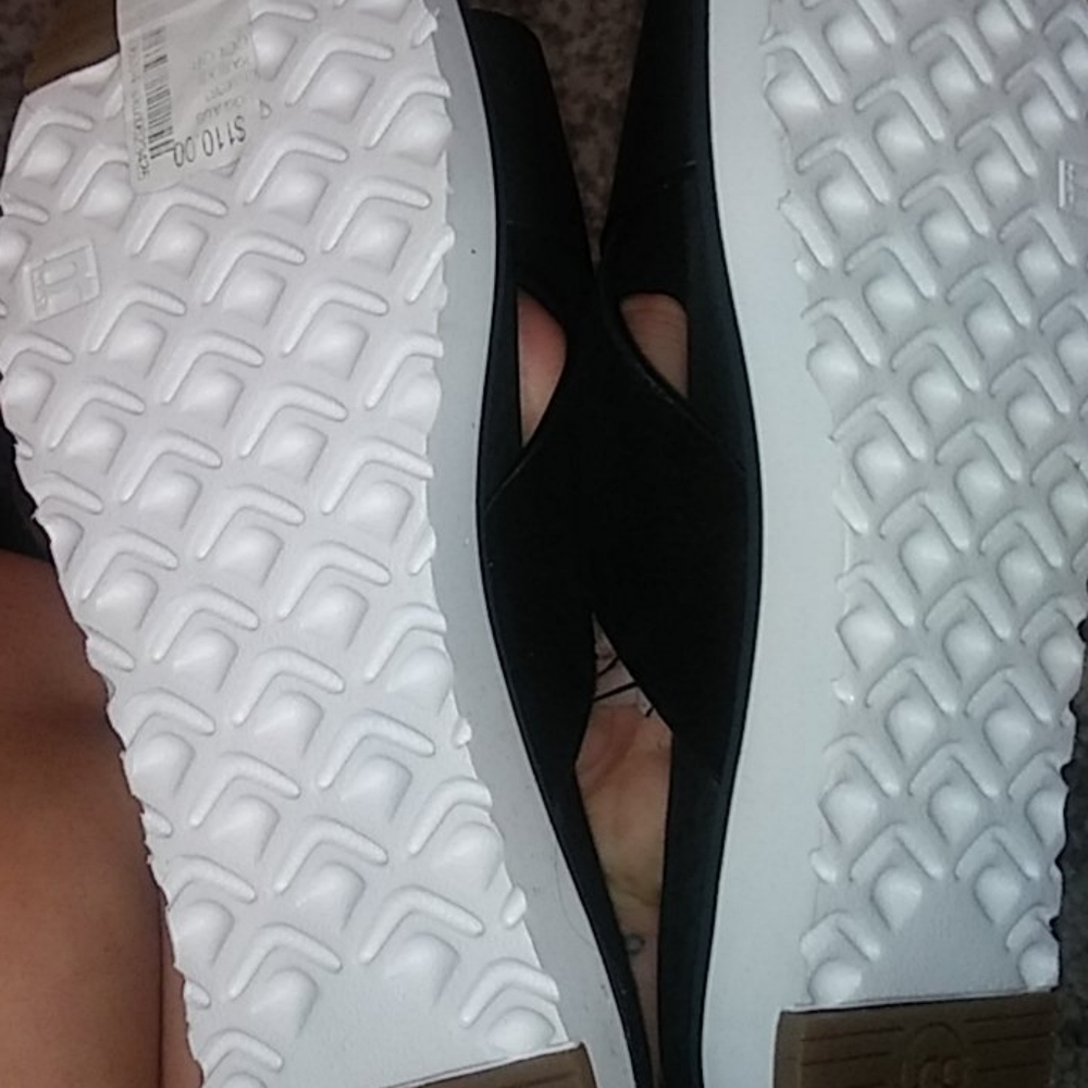 Shoes - Picture 3 of 3